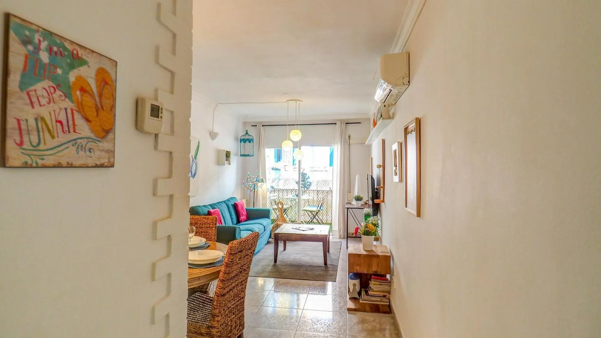 The Beach Holi Apartment By Hello Homes 锡切斯