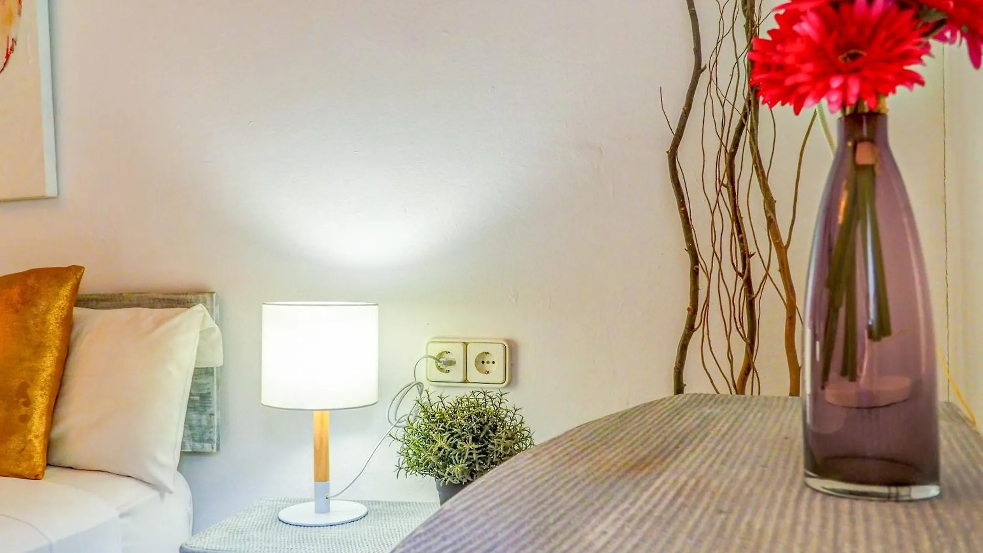 The Beach Holi Apartment By Hello Homes 锡切斯 0*,  西班牙