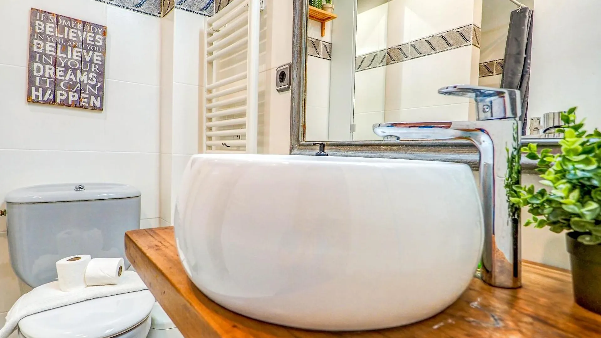 The Beach Holi Apartment By Hello Homes 锡切斯