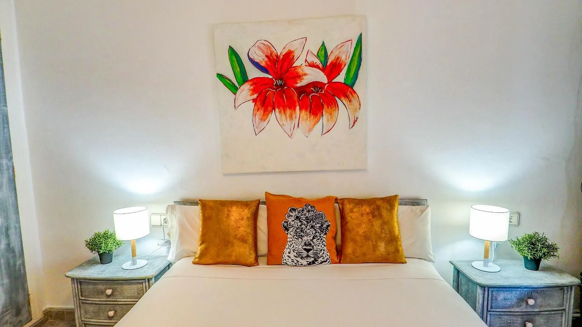 The Beach Holi Apartment By Hello Homes 锡切斯